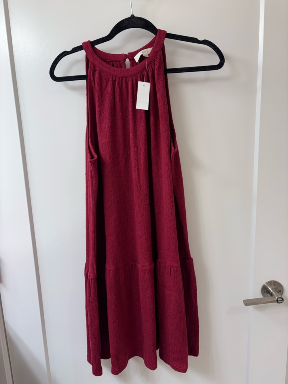 NWT LOFT MAROON SLEEVELESS RUFFLE SHIFT DRESS SZ L